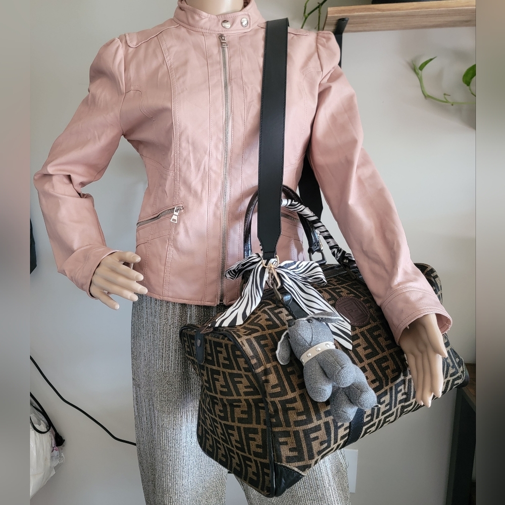 Firm✅️ RARE Authentic Fendi Zucca Boston travel bag